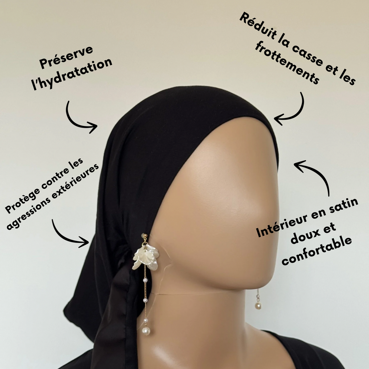 Bonnet noir en jersey avec intérieur en satin